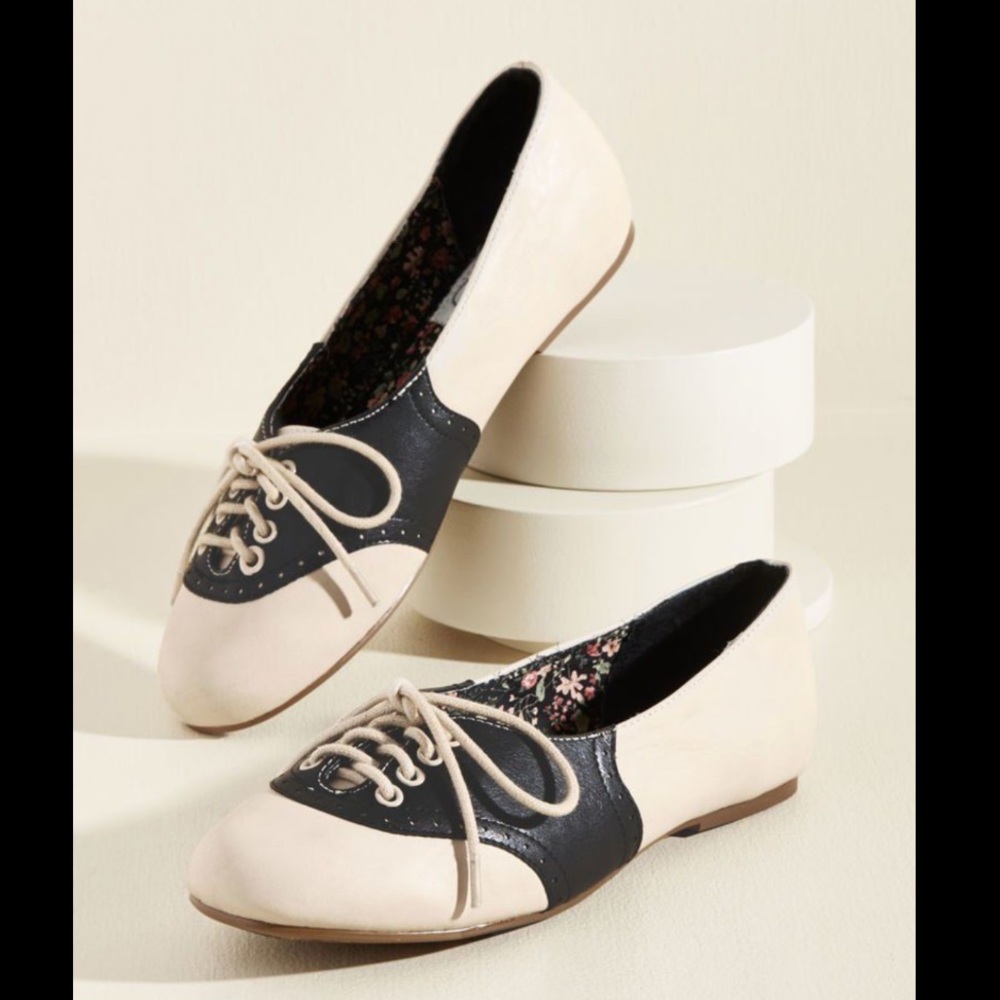 ModCloth Bettie Page Study Buddy Oxford Flats